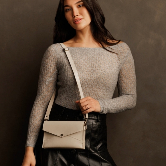 Portland Leather Goods Envelope Convertible Crossbody Cucumber - Picture 13 of 15